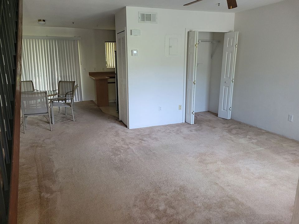 Living Room / Dining Area