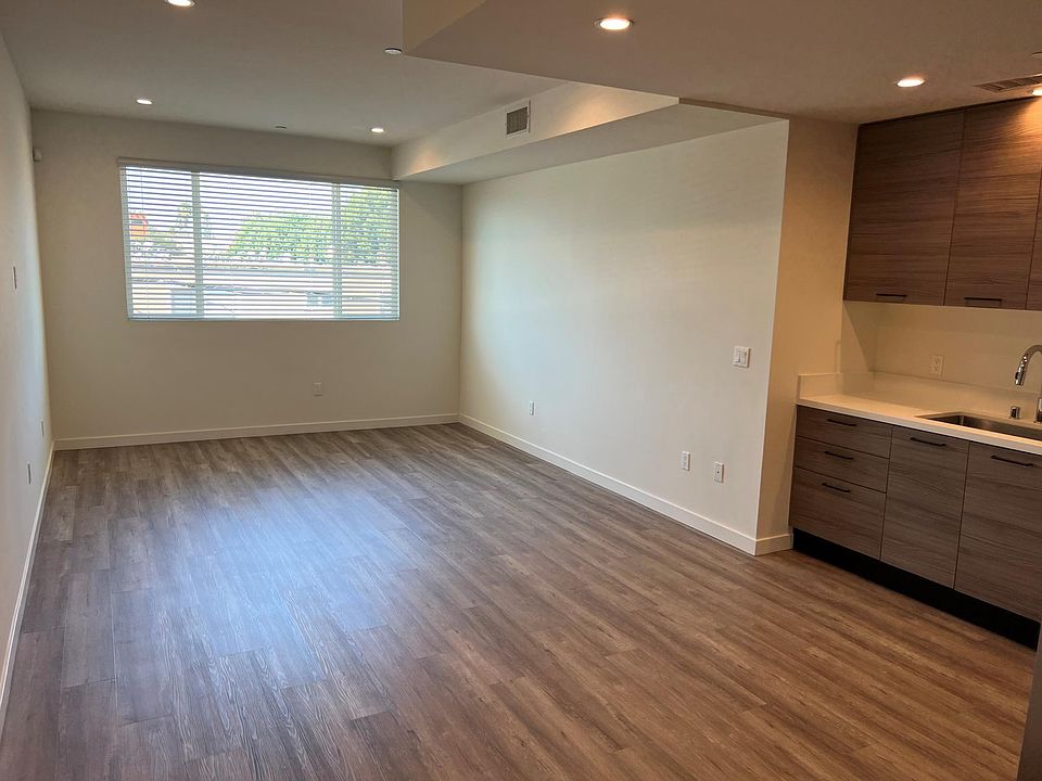 5327 Hermitage LLC Apartment Rentals Valley Village, CA Zillow