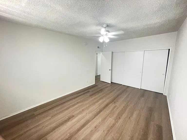 14341 Chandler Blvd — Photo 9