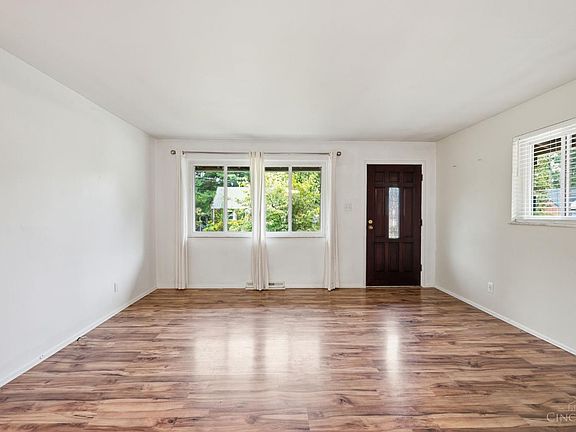 3rd image of 7141 Bluecrest Dr