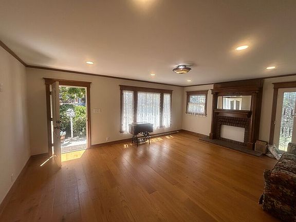 5th image of 2434 Florencita Dr