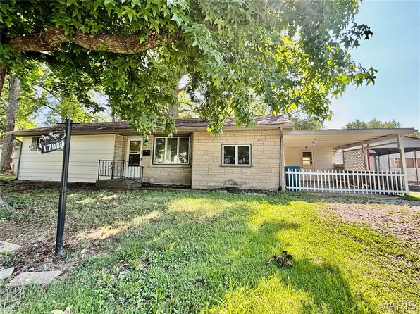 1708 Anna Rose Dr, Swansea, IL 62226