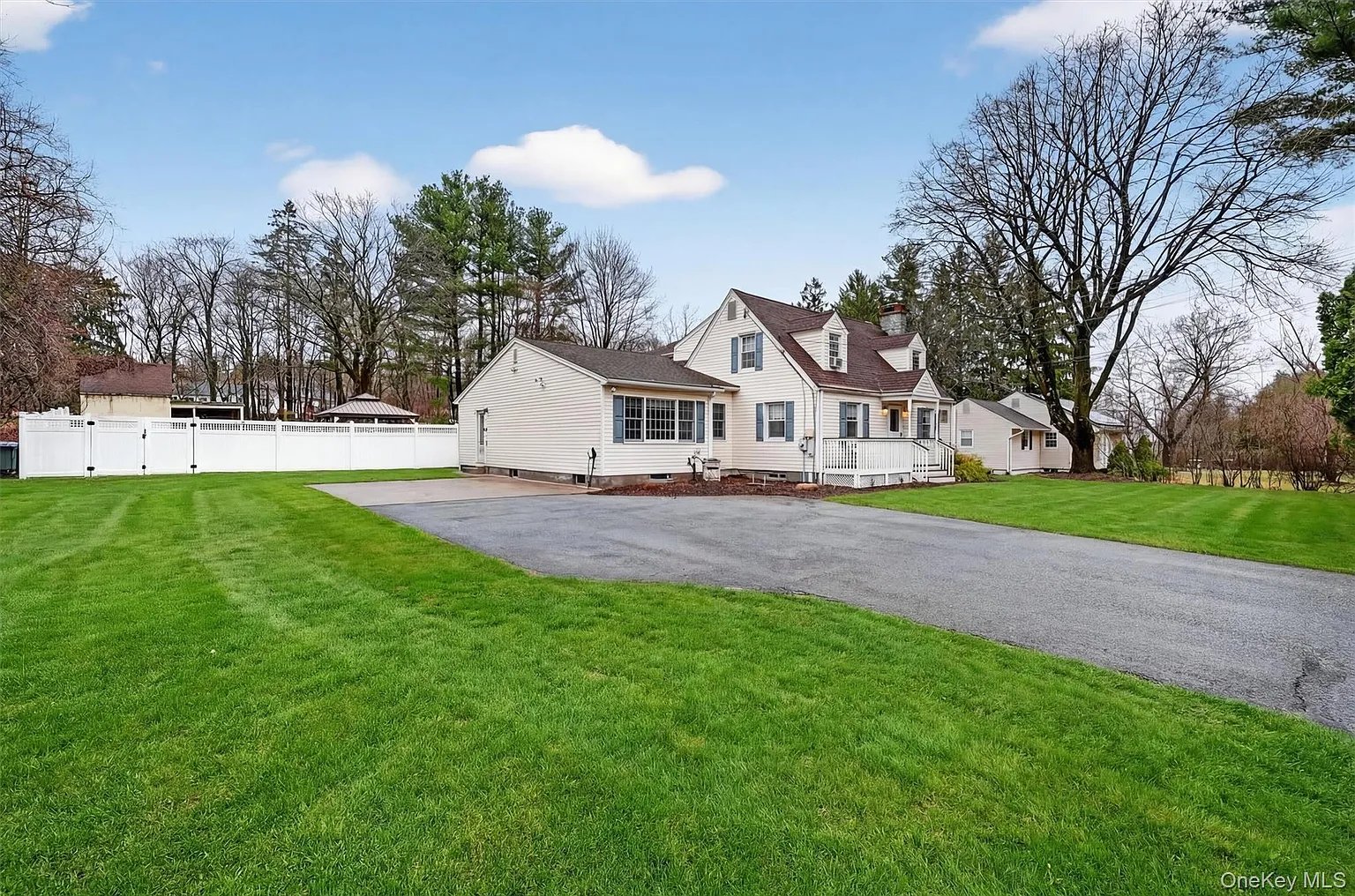 69 S Airmont Road photo 1