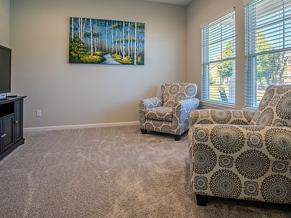 5th image of 1001 Parker Ln