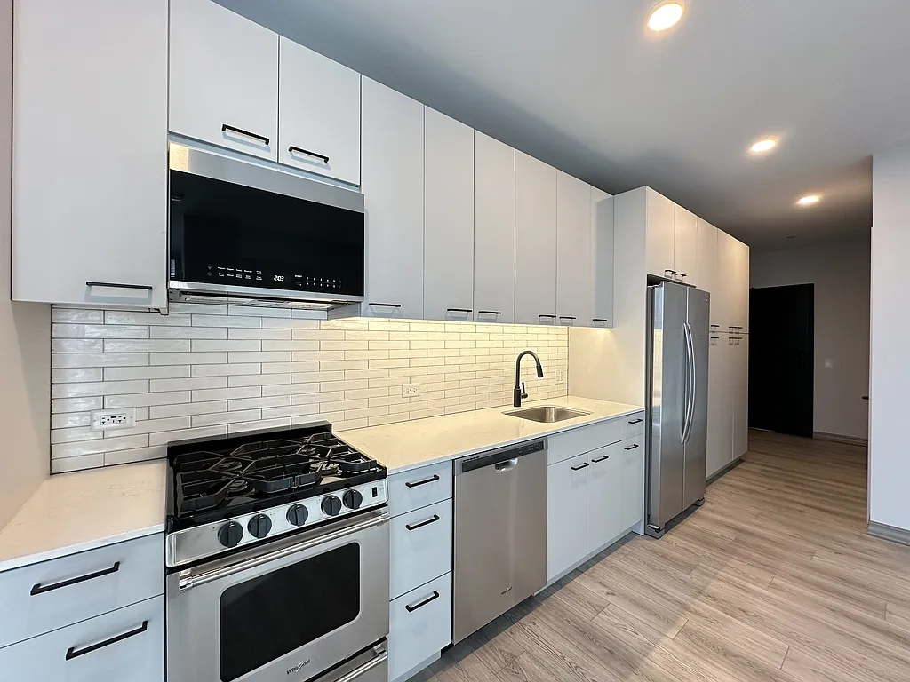 Attractive 1 Bed, 1 Bath at Elston + Webster (Bucktown) — Photo 3