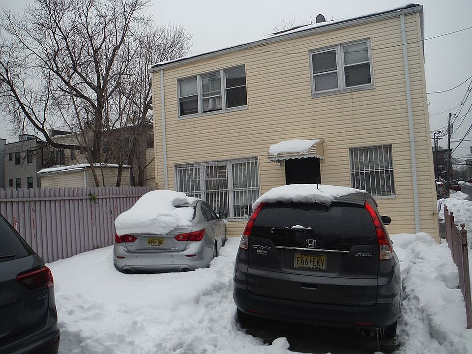 2nd image of 60 Webster Ave APT 4