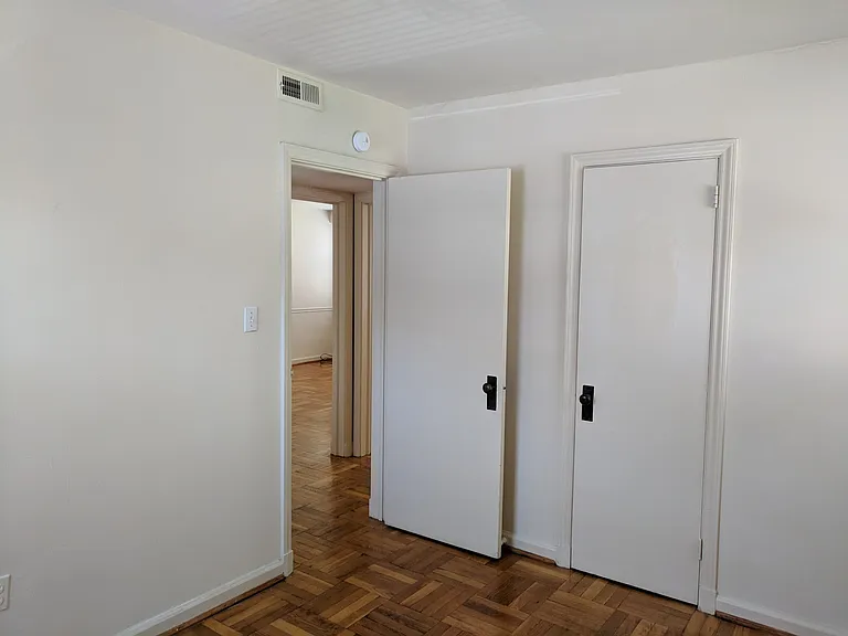 2606 Kensington Avenue — Photo 21