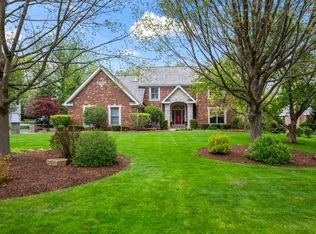 25568 N Countryside Dr, Lake Barrington, IL 60010