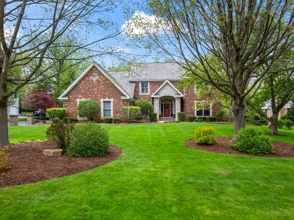 25568 N Countryside Dr, Lake Barrington, IL 60010