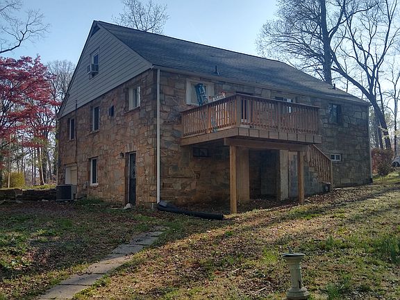 2nd image of 8636 Arlington Blvd