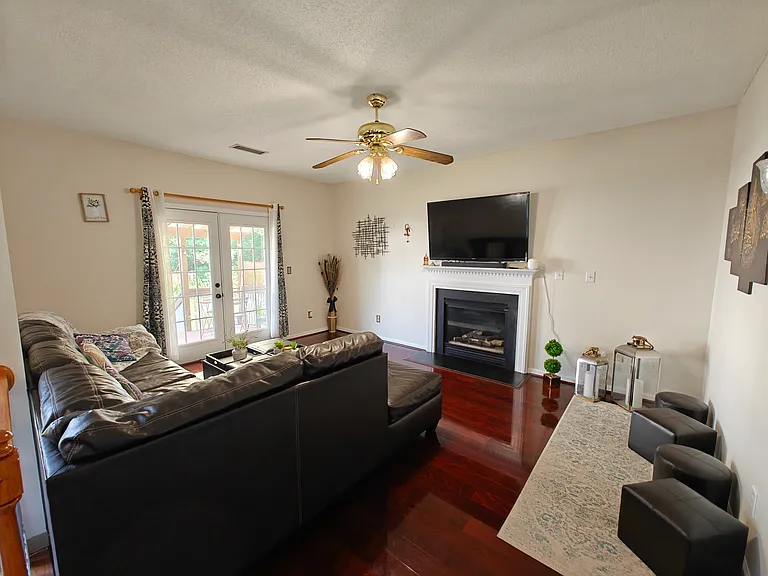 3714 Betterton Ln — Photo 8