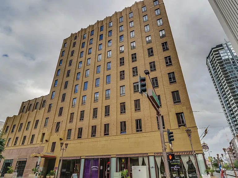 114 W Adams St #610 — Photo 27