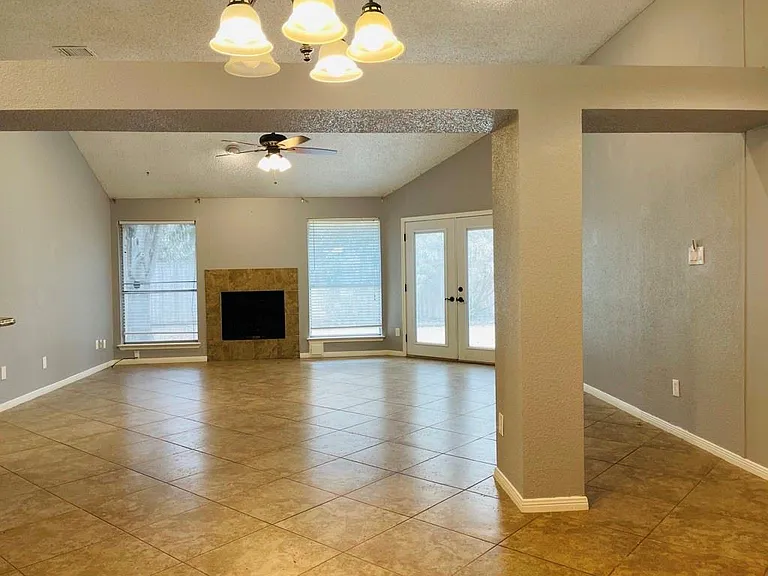 2910 Pioneer Pass — Photo 6