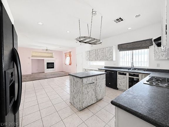 4th image of 268 Daisy Gold Ct