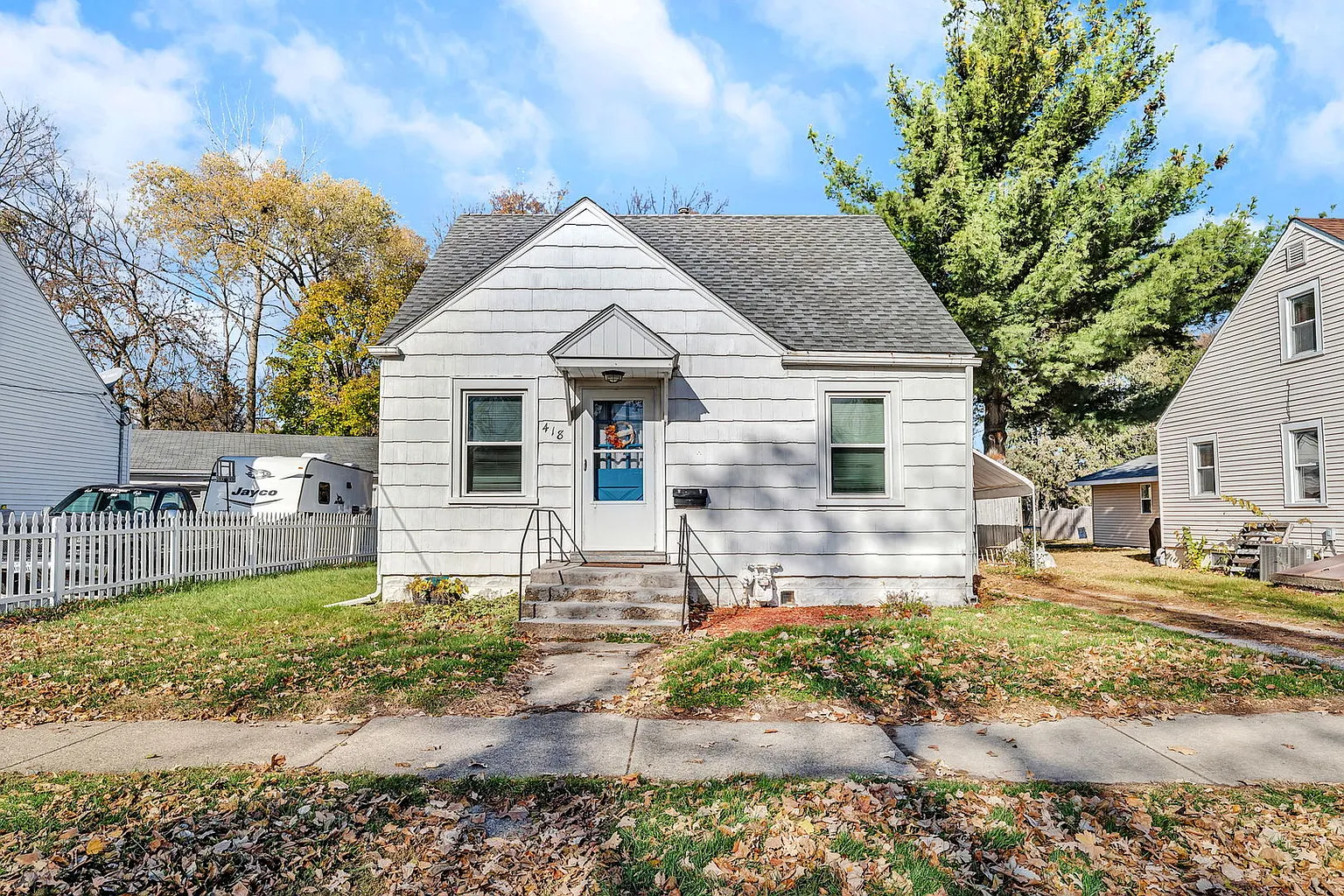 418 Armstrong St photo 1
