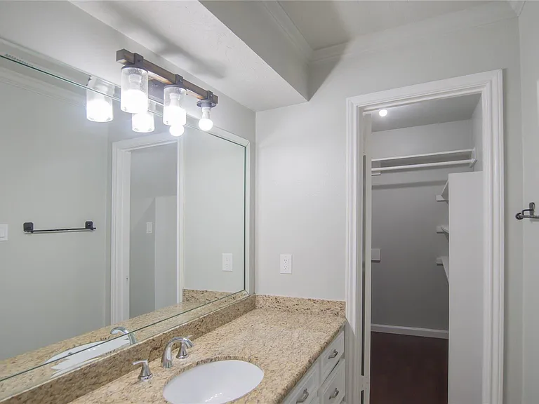 3406 Deerwood Ln — Photo 34