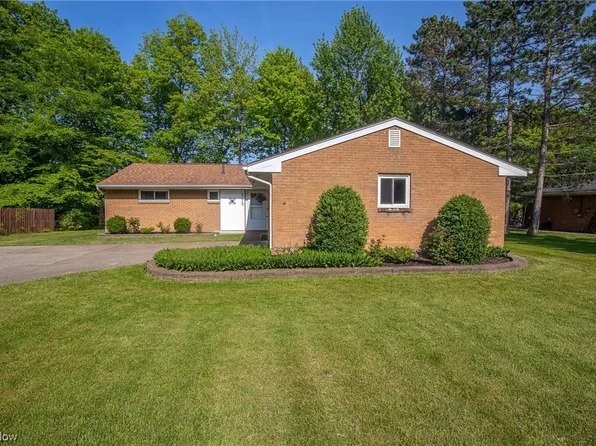 9275 Brookdale Ln, Macedonia, OH 44056