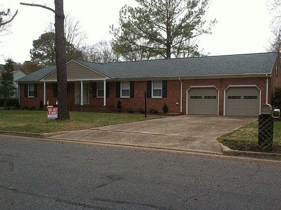 1st image of 35 Carriage Hill Dr