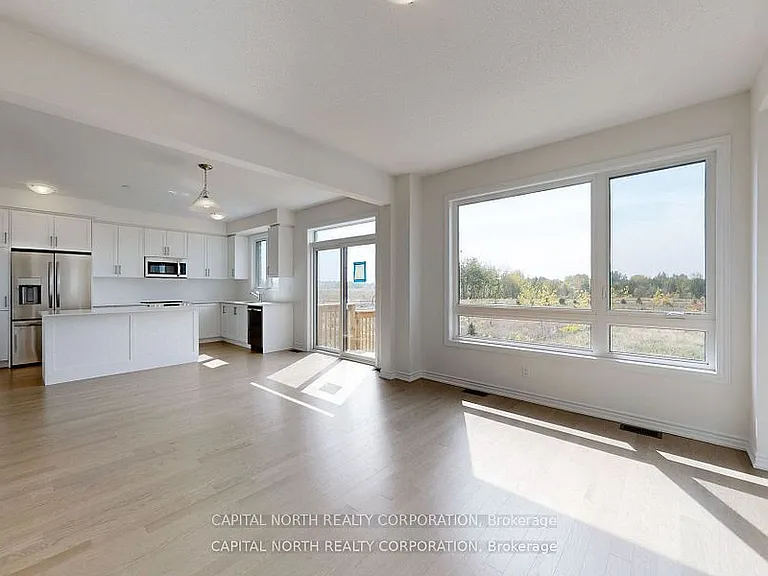 288 Madelaine Dr — Photo 3
