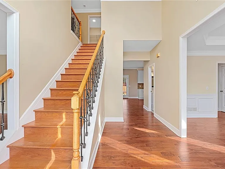 560 Kimball Crest Ct — Photo 3