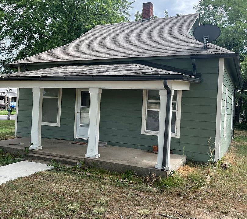 1st image of 801 W 2nd St