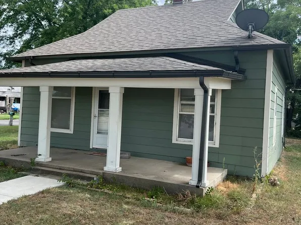 801 W 2nd St, Halstead, KS 67056