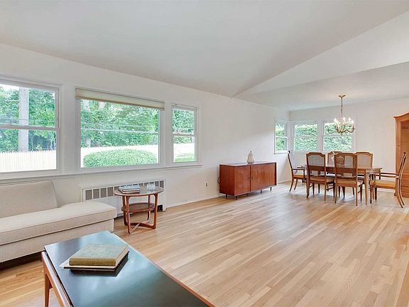 4th image of 3 Millford Ln