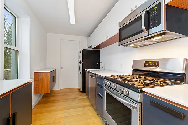 Rented by REAL New York | media 3