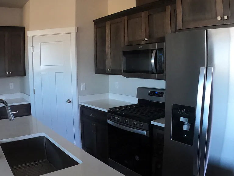 1792 SE Jonathan Ave — Photo 8