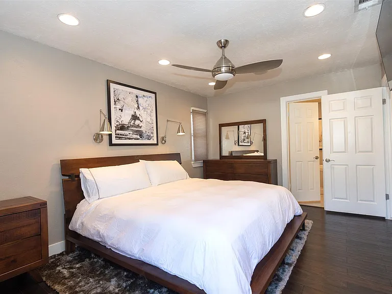2410 Enfield Rd #10 — Photo 24
