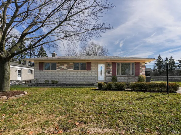 2632 Downey Dr, Troy, MI 48083