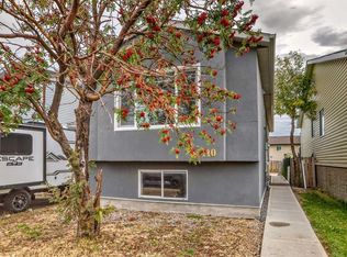 110 W Falmere Way NE, Calgary, AB T3J 2Y4