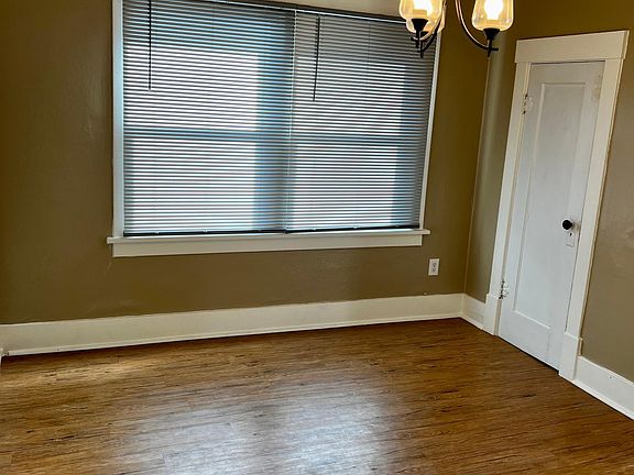4th image of 1024 Burwell St