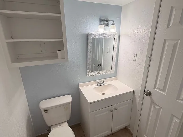 Alpine House Condominiums — Photo 18