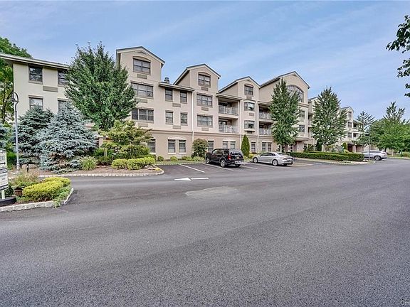 3rd image of 39 Gair St #39