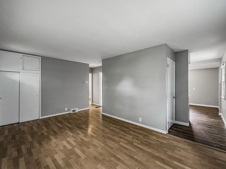 515 12th Ave NW — Photo 11