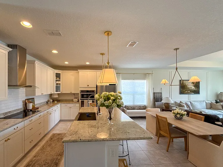 671 Charter Oaks Blvd — Photo 9