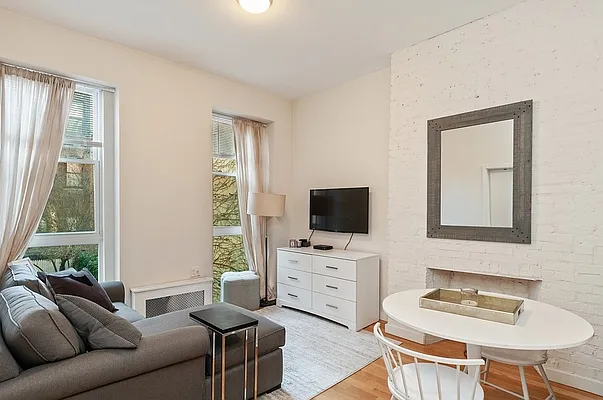 Rented by Corcoran | media 23