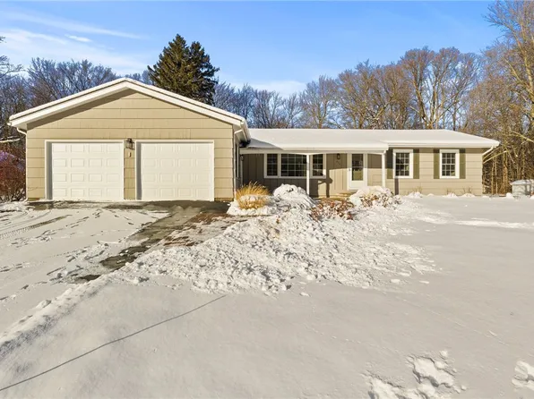 434 Brookwood Dr, Webster, NY 14580