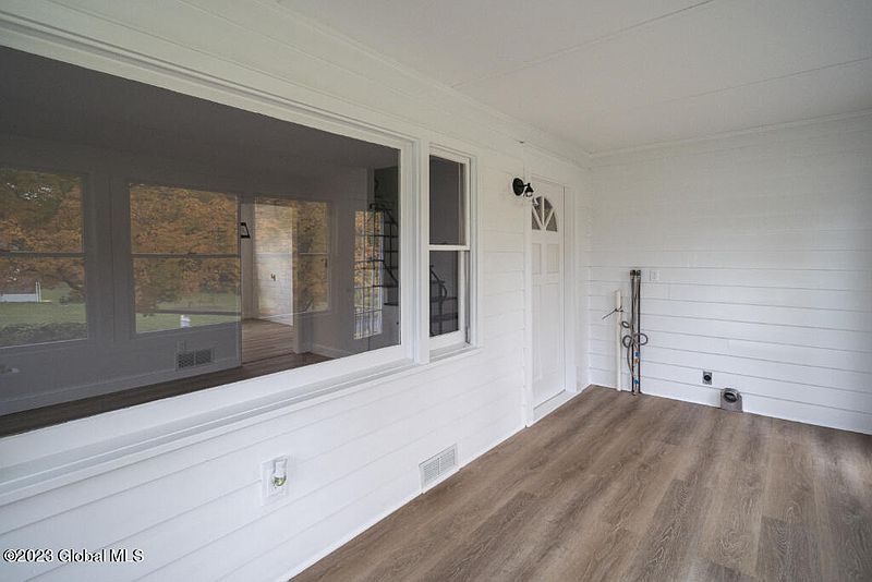 2nd image of 7 Gardner Road