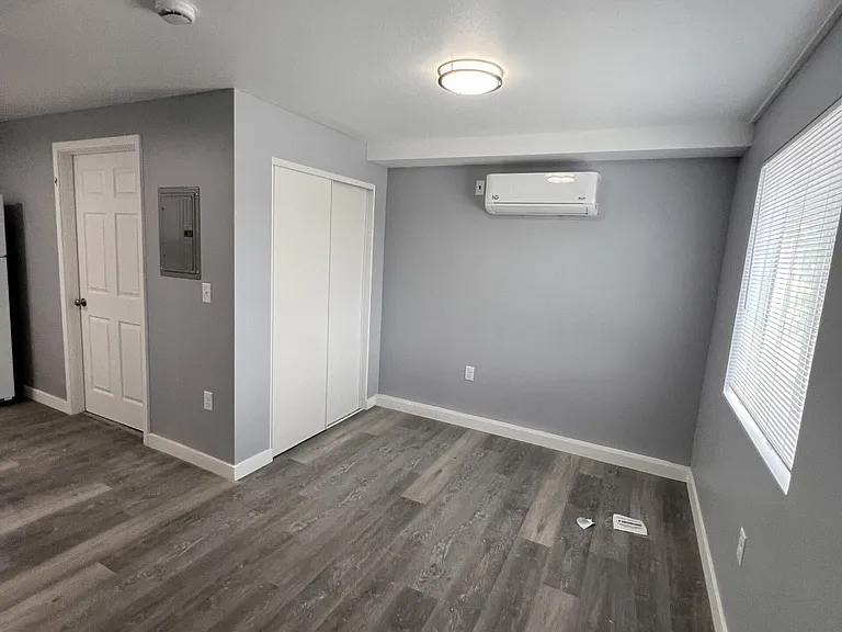 3556 Sanborn Ave #C — Photo 8