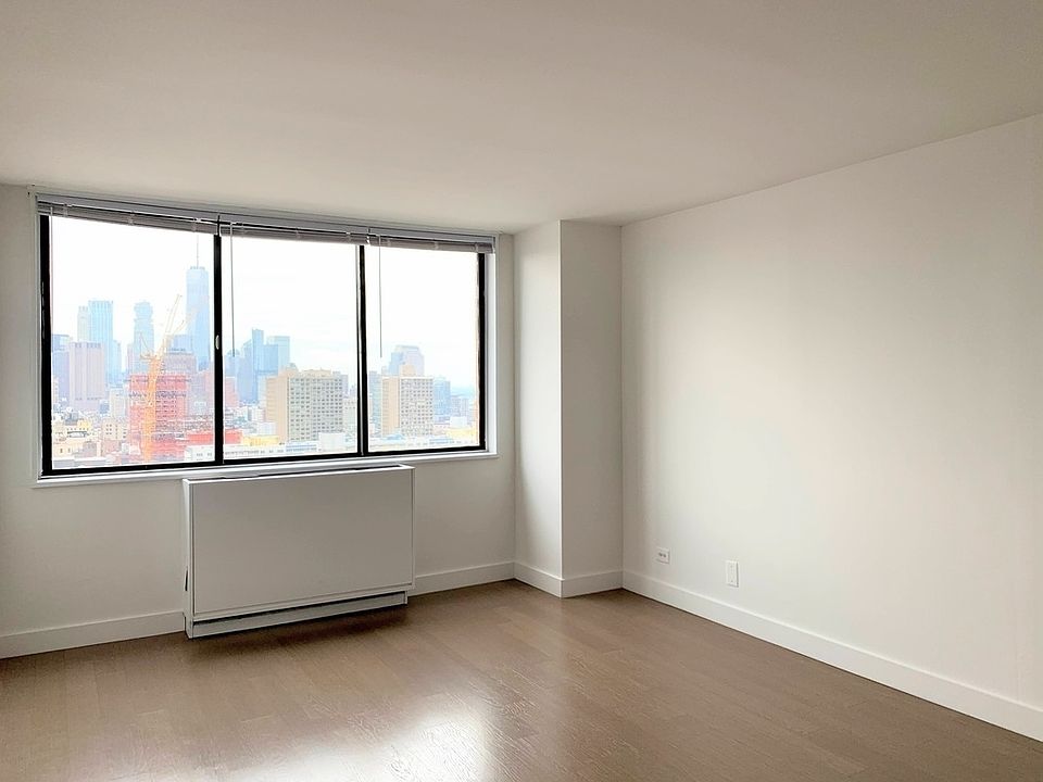 1st image of 300 Mercer St APT 31I