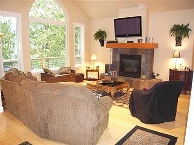 2nd image of 62 Windward Dr