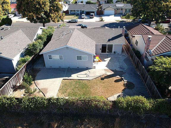 3rd image of 1877 Saint Andrews Pl