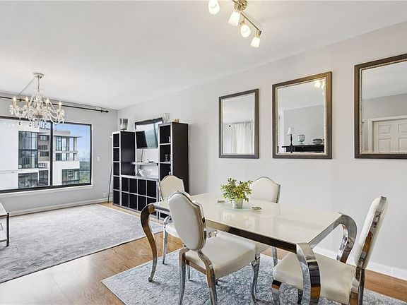 4th image of 3481 Lakeside Dr NE APT 3004