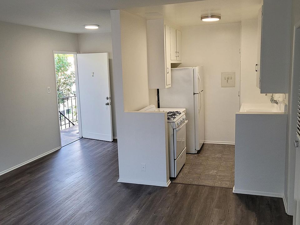 1st image of 3731 Mentone Ave APT 13