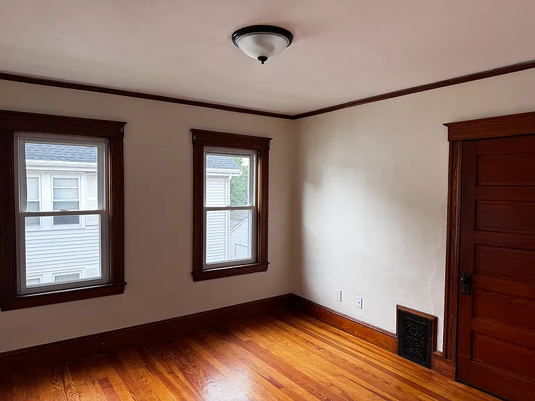 Middle Bedroom
