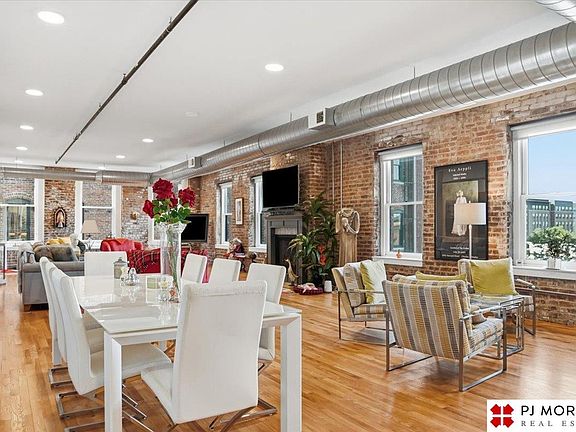 4th image of 420 S 11th St APT 305