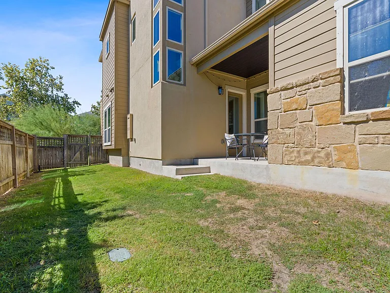 4201 Nitschke St — Photo 37