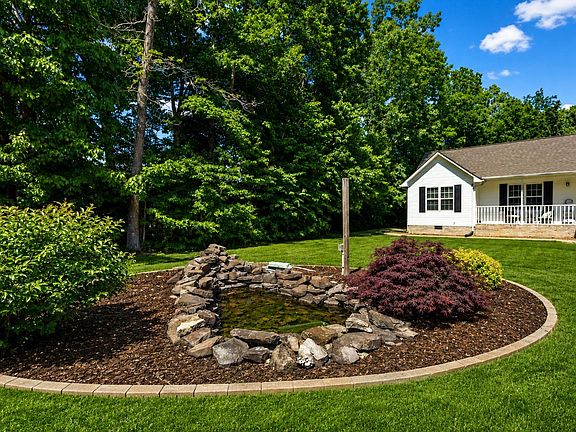 3rd image of 51 Larkspur Ct